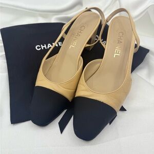 Chanel classic beige & black slingback heels - size 38C
